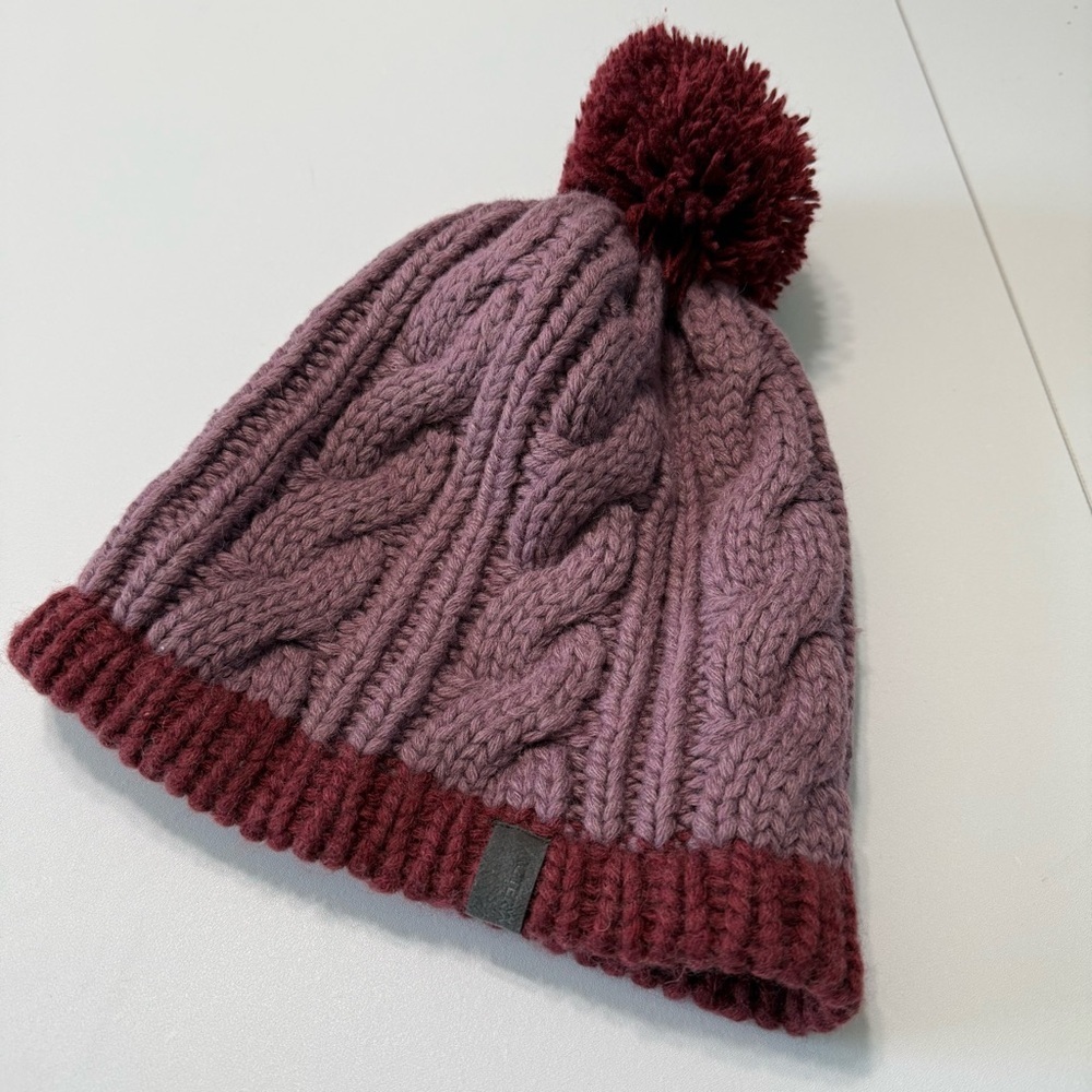 Arc'teryx Cable Knit Beanie Hat Pom Pom Purple Burgundy Women One Size - Picture 11 of 12